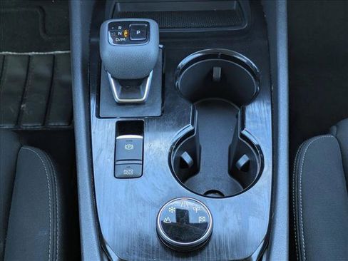 Used 2024 Nissan Rogue S image 13