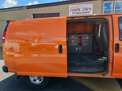 Used 2017 Chevrolet Express 2500 RWD image 27