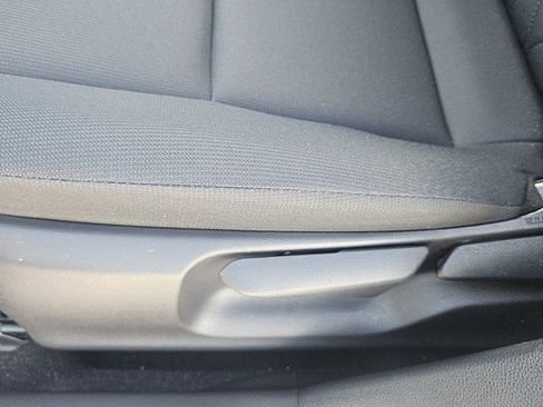 Used 2025 Toyota Corolla LE AWD/4WD image 20
