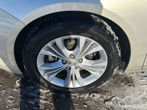 Used 2015 Chevrolet Impala LT w/ Convenience Package image 10