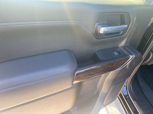 Used 2020 GMC Sierra 1500 Elevation w/ Elevation Value Package AWD/4WD image 12