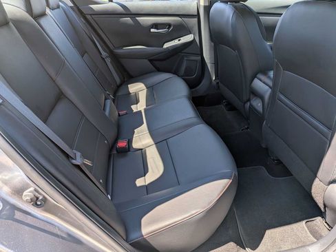 Used 2023 Nissan Sentra SR w/ SR Premium Package FWD image 21