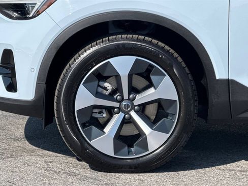 New 2026 Volvo XC40 B5 Plus w/ Protection Package Premier AWD/4WD image 28