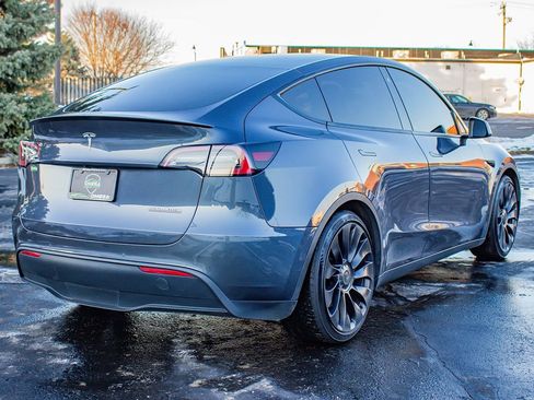 Used 2022 Tesla Model Y Performance image 9