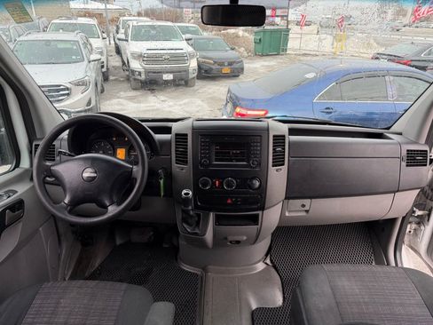 Used 2017 Freightliner Sprinter 2500 RWD image 11