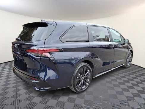 Certified 2025 Toyota Sienna XSE image 6