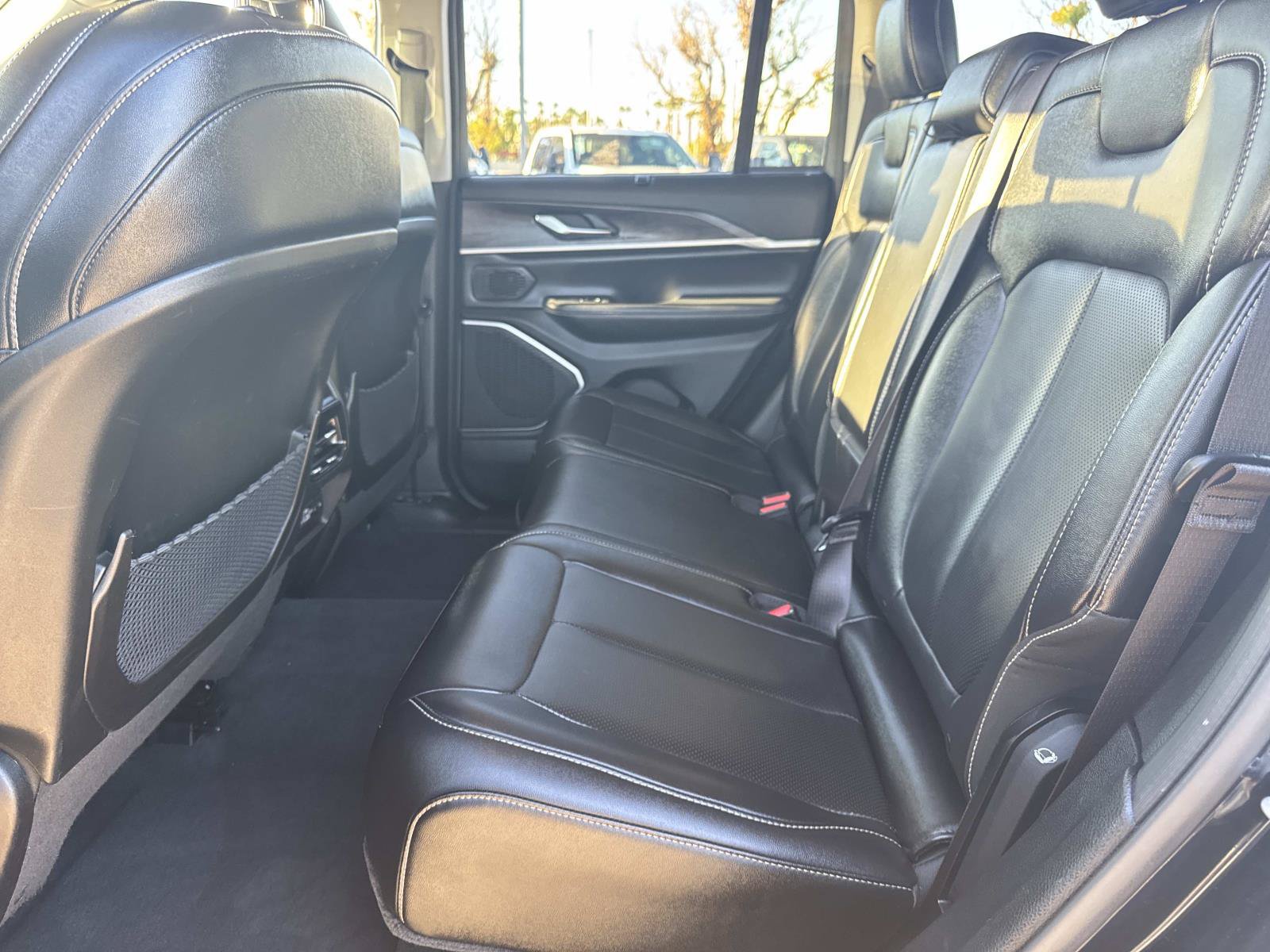 Used 2023 Jeep Grand Cherokee 4WD 4xe w/ Luxury Tech Group II image 14