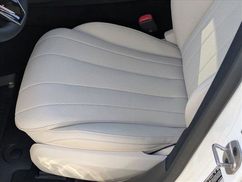 New 2026 Mercedes-Benz E 450 4MATIC All-Terrain Wagon image 4