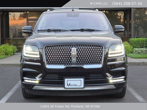 Used 2018 Lincoln Navigator L Reserve w/ Technology Package AWD/4WD image 9