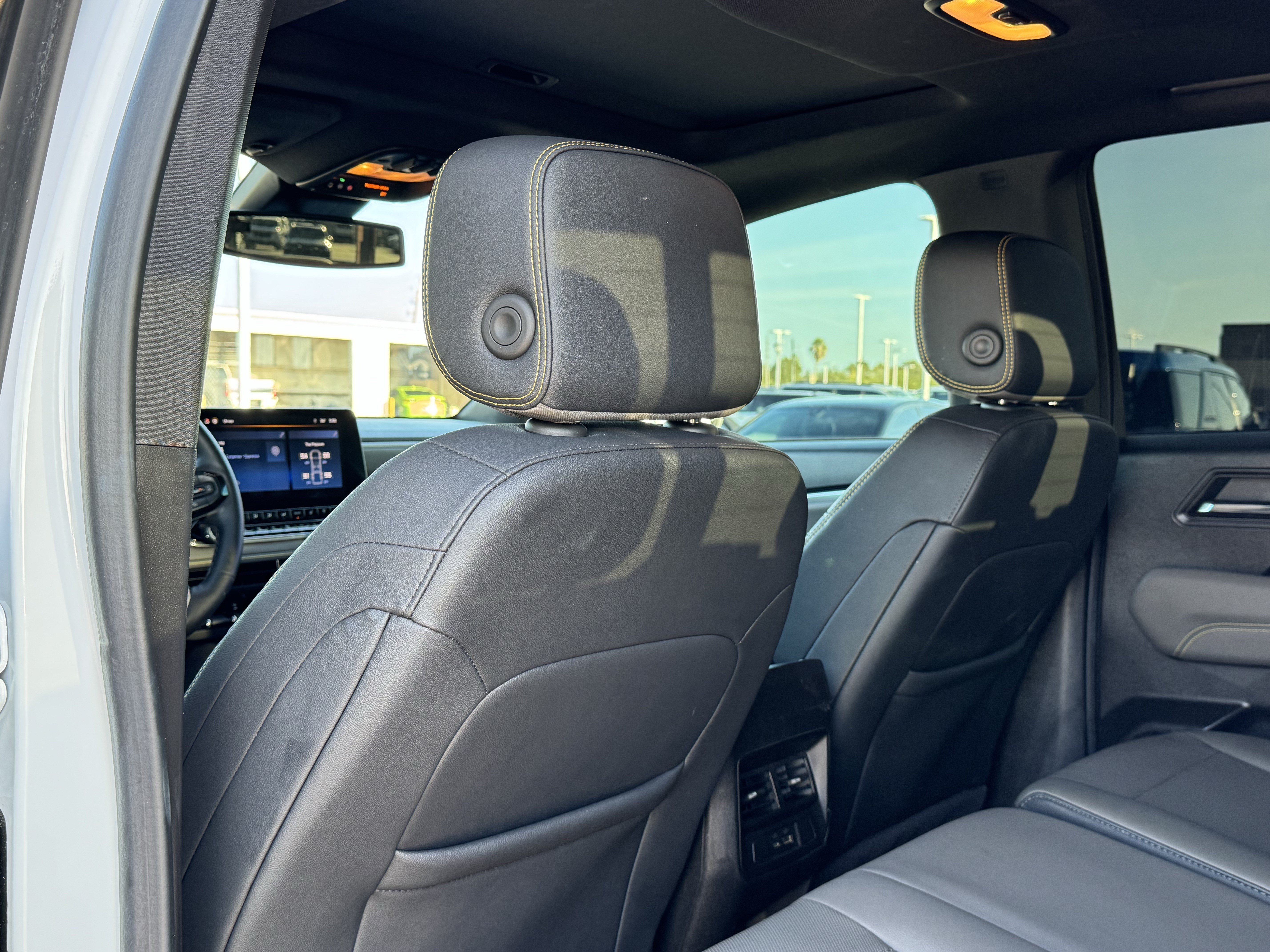 Used 2024 Chevrolet Colorado ZR2 w/ ZR2 Convenience Package III AWD/4WD image 19