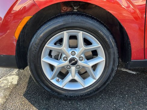 Used 2025 Kia Soul LX w/ LX Technology Package image 25