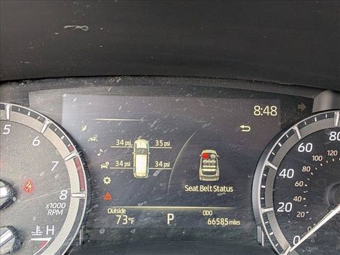 Used 2020 Toyota Highlander XLE FWD image 11