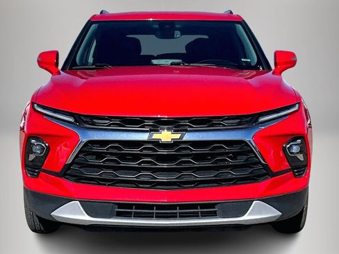 Used 2024 Chevrolet Blazer LT image 2