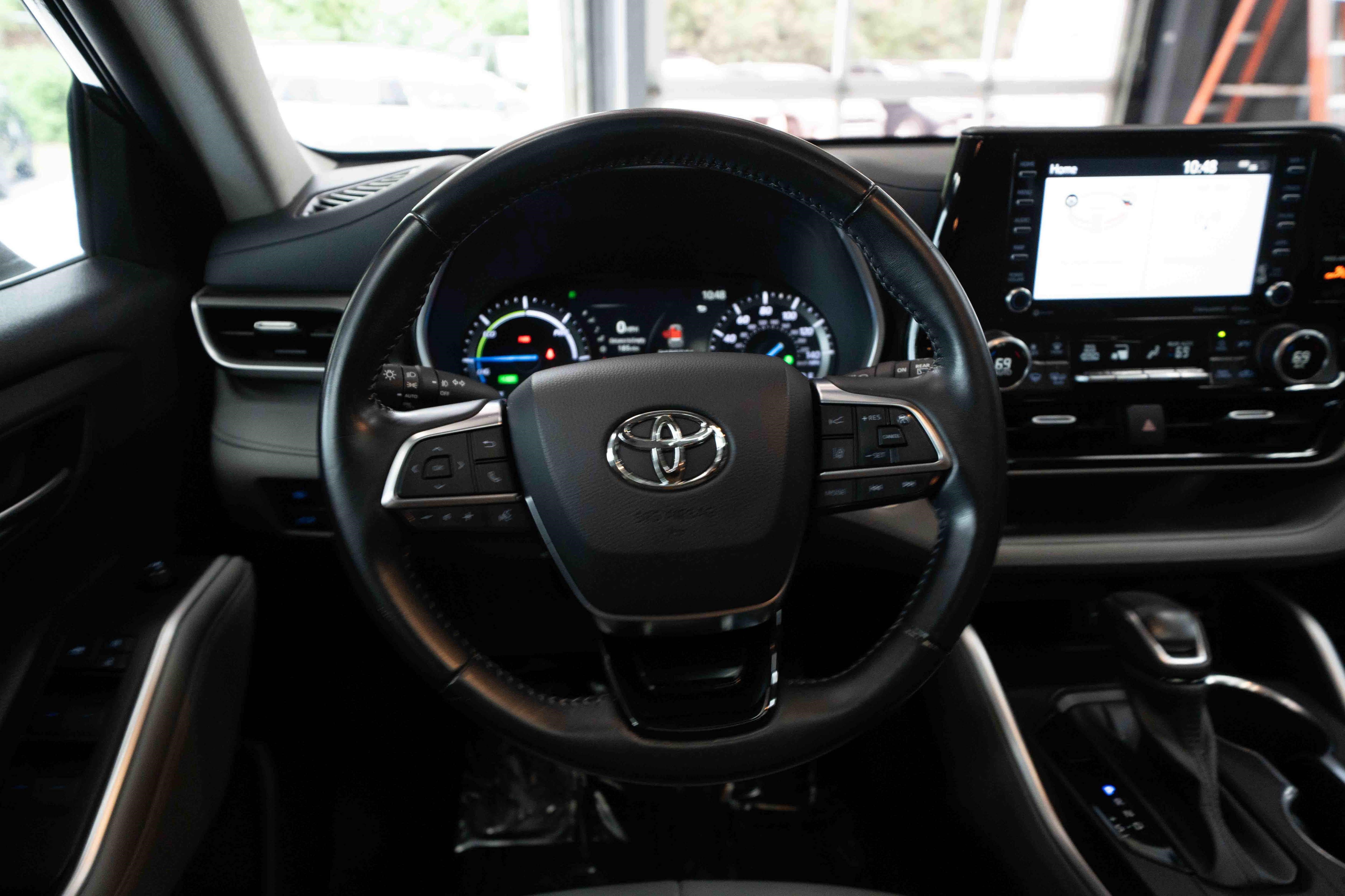 Used 2021 Toyota Highlander XLE AWD/4WD image 21