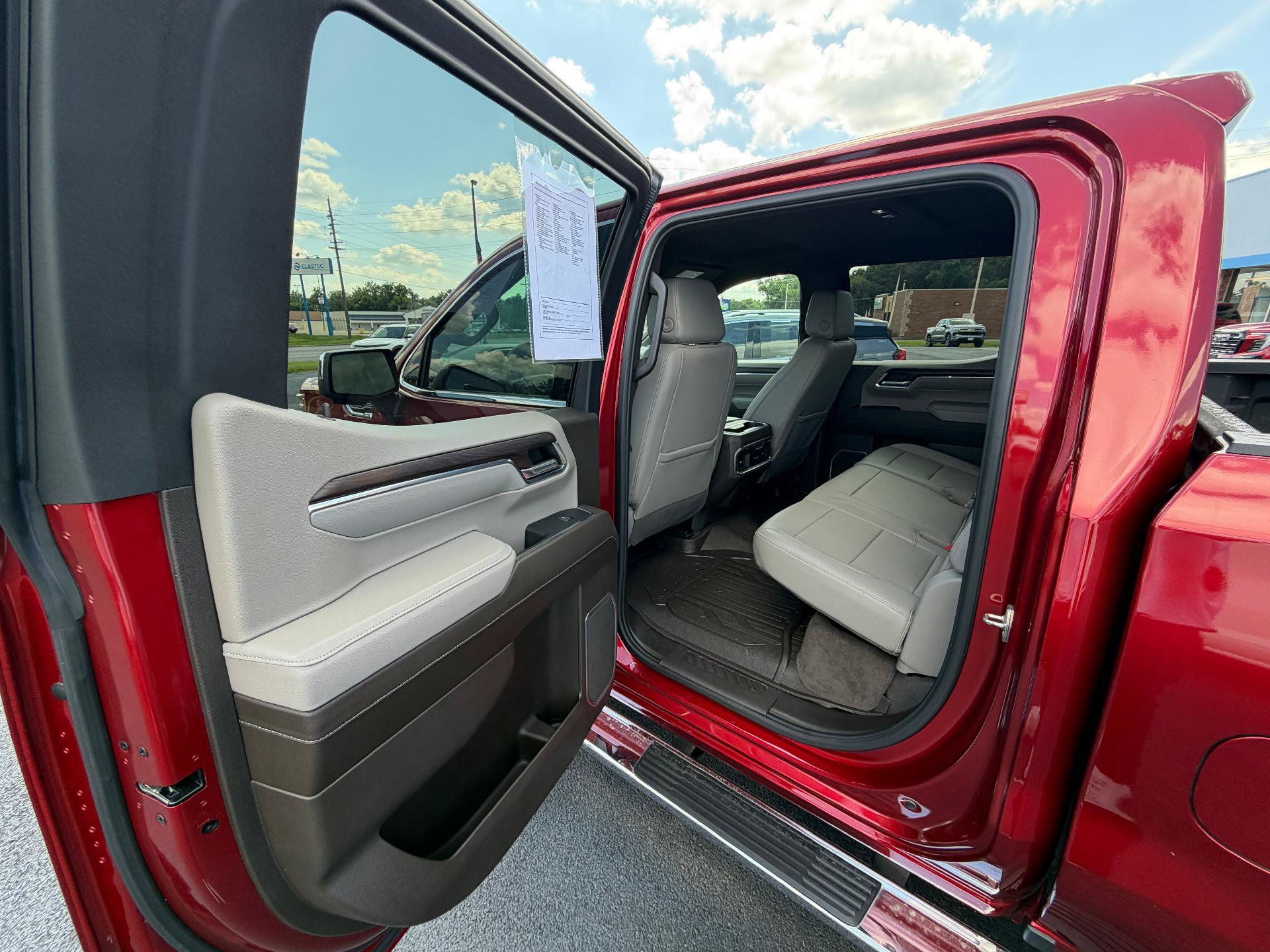 Used 2023 GMC Sierra 1500 SLT w/ SLT Premium Plus Package AWD/4WD image 10