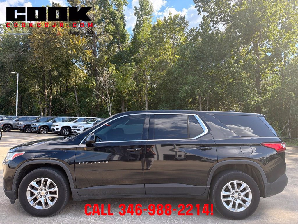 Used 2018 Chevrolet Traverse LS FWD image 2