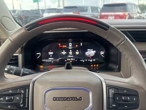 Used 2024 GMC Yukon Denali w/ Denali Reserve Package AWD/4WD image 20