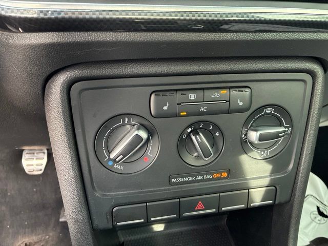 Used 2012 Volkswagen Beetle 2.0T FWD image 9