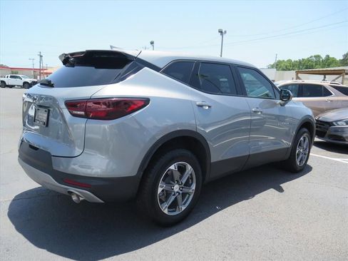 Used 2023 Chevrolet Blazer LT FWD image 3