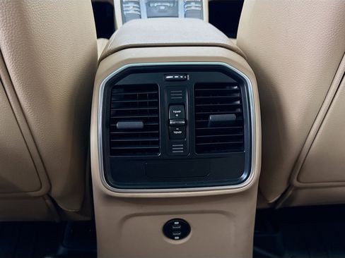 Certified 2021 Porsche Macan image 25