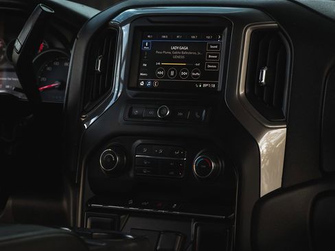 Used 2020 Chevrolet Silverado 1500 Custom Trail Boss w/ Custom Convenience Package image 16