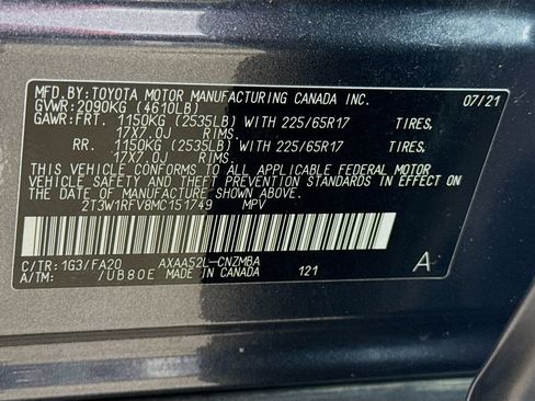 Used 2021 Toyota RAV4 XLE w/ XLE Grade Weather Package FWD image 31