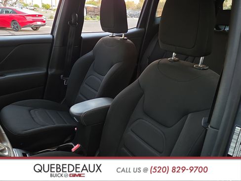 Used 2022 Jeep Renegade Latitude AWD/4WD image 12