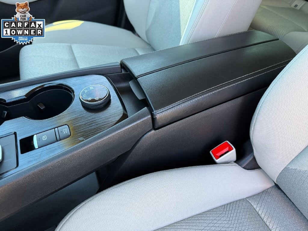 Certified 2025 Nissan Rogue SV AWD/4WD image 23