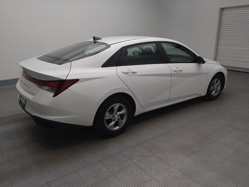 Used 2021 Hyundai Elantra SE image 10
