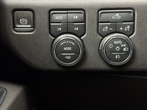 Used 2022 Chevrolet Silverado 1500 RST image 26