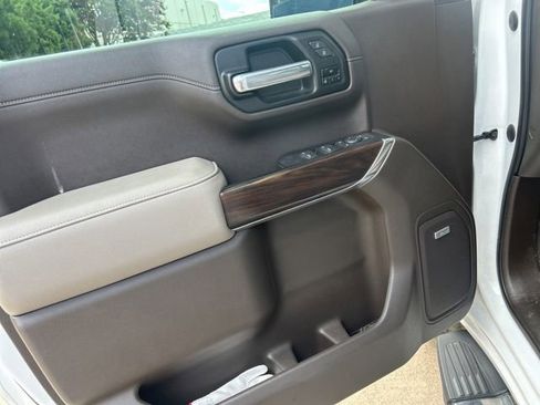 Used 2020 GMC Sierra 1500 SLT RWD image 6