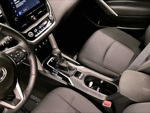 Used 2024 Toyota Corolla Cross LE FWD image 17