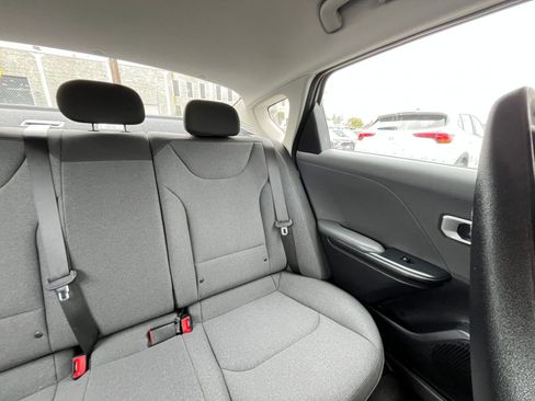 Used 2025 Kia K4 LXS image 36