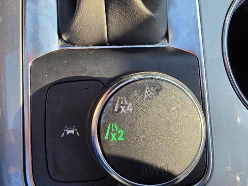 Used 2025 Chevrolet Blazer LT AWD/4WD image 16