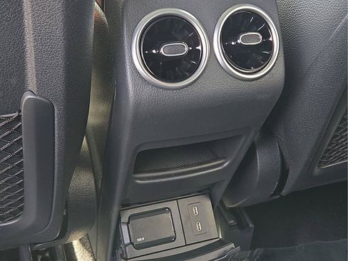 New 2026 Mercedes-Benz GLB 250 image 12