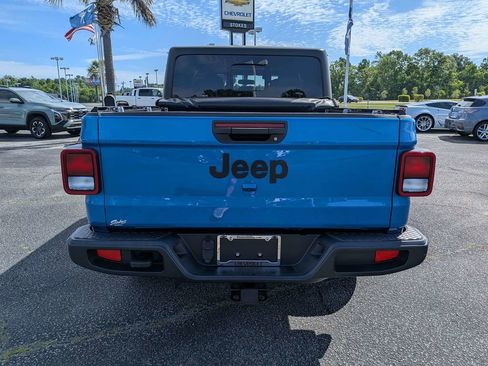 Used 2022 Jeep Gladiator Sport AWD/4WD image 7