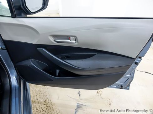 Used 2020 Toyota Corolla LE FWD image 28