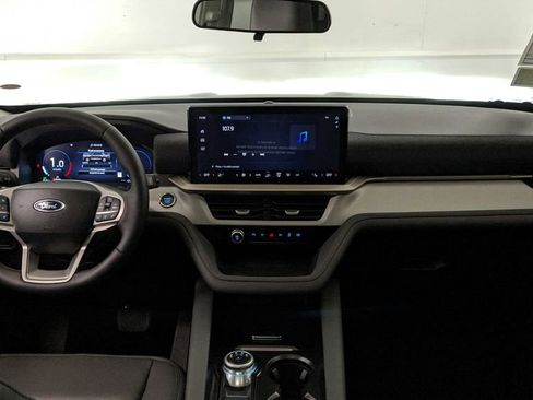 New 2025 Ford Explorer Active w/ Active Comfort Package image 25