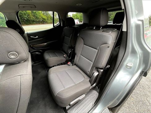 Certified 2023 GMC Acadia SLE w/ Driver Convenience Package image 25