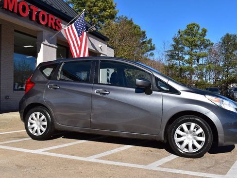 Used 2016 Nissan Versa Note SV FWD image 6