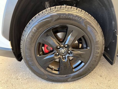 Used 2022 Toyota RAV4 XLE w/ Convenience Package AWD/4WD image 11