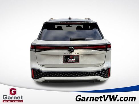 New 2026 Volkswagen Tiguan SE R-Line image 4