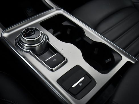 Used 2022 Ford Edge SEL w/ Convenience Package image 32