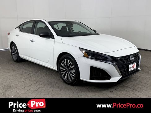 Used 2025 Nissan Altima 2.5 SV FWD image 1