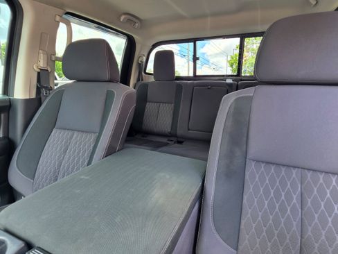 Used 2021 Nissan Titan SV RWD image 16