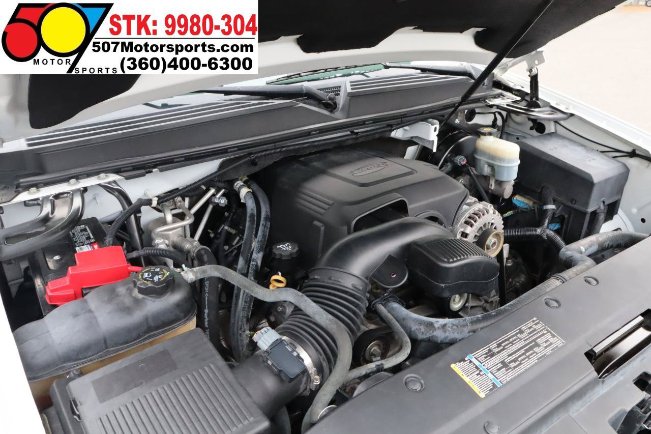 Used 2010 Chevrolet Tahoe LT w/ Luxury Package RWD image 26