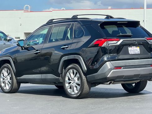 Used 2021 Toyota RAV4 Limited image 7