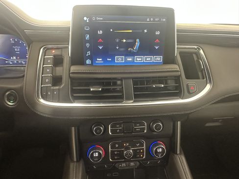 Used 2024 Chevrolet Tahoe Z71 w/ Luxury Package AWD/4WD image 19
