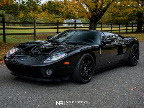Used 2005 Ford GT image 6