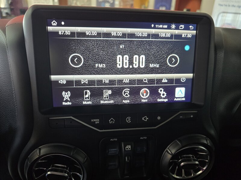 Used 2013 Jeep Wrangler Unlimited Rubicon AWD/4WD image 23